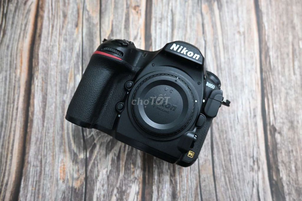 Nikon D850 đẹp kèm pin zin 15a sạc zin dây zin