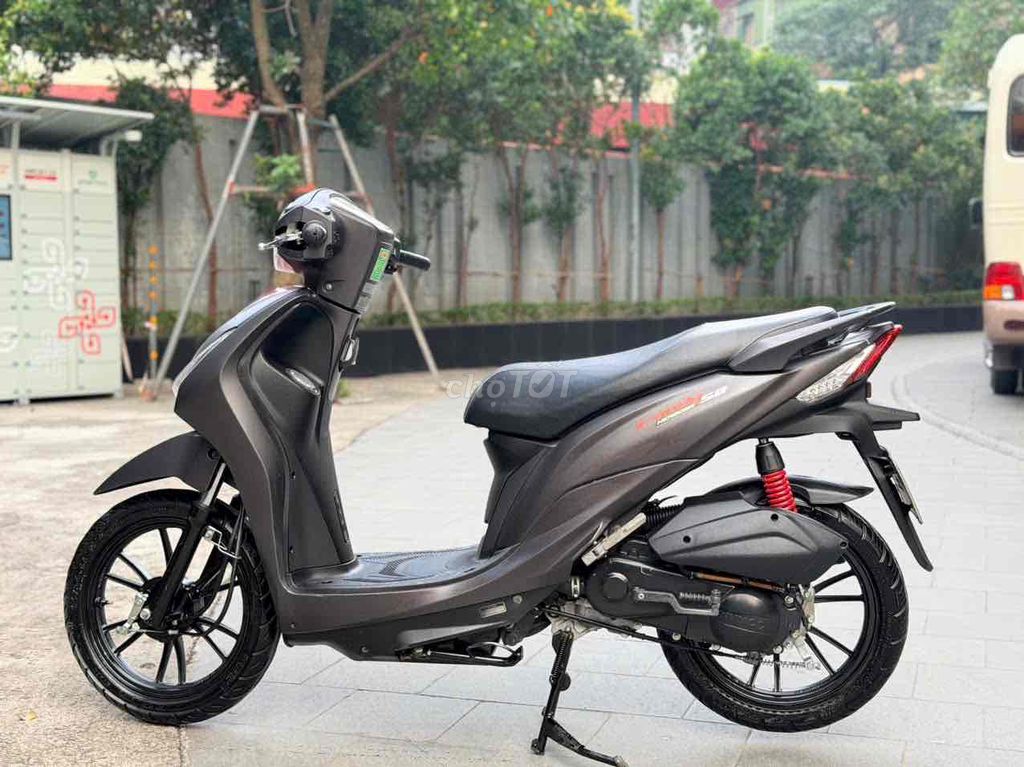 Kymco Candy Hermosa 2021 Xám. Mua bán Xe máy tại Quận Cầu Giấy Hà Nội được đăng bởi Anh Khoa hình 3