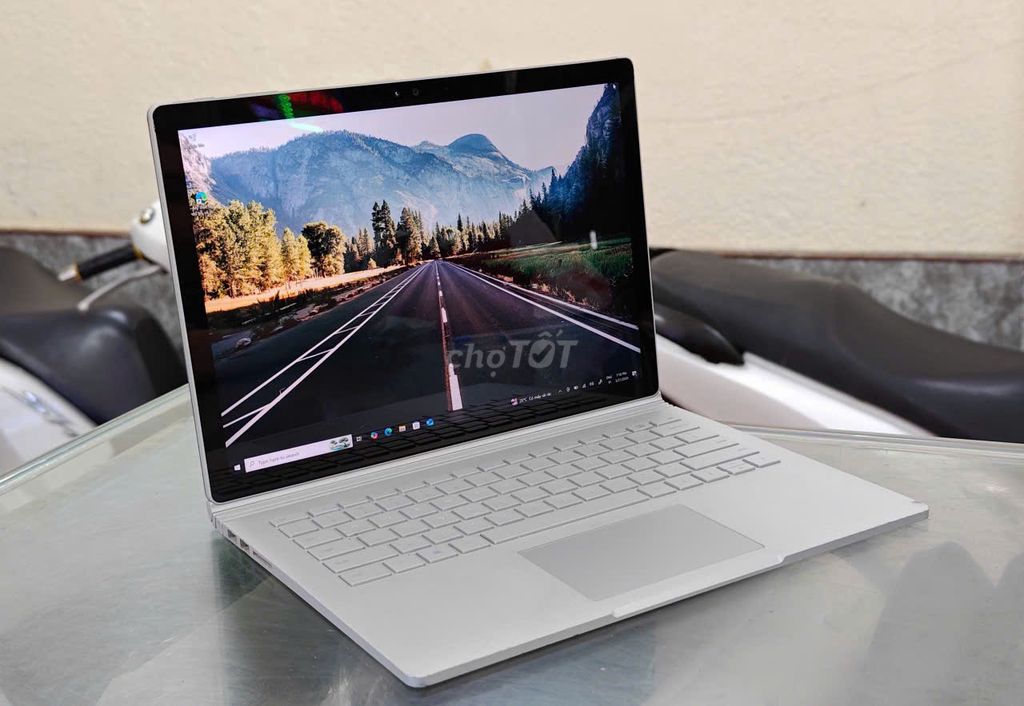 Microsoft Surface Book i7-6600U Màn 3K siêu nét. Mua bán Laptop tại Quận Thanh Khê Đà Nẵng được đăng bởi Cầm Đồ Kim Hoa 30 Trần Cao Vân Đà Nẵng hình 1
