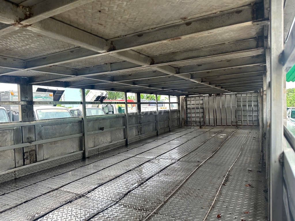 Hino Chở Heo 8 Tấn Thùng Inox 304 Dài 7m1 Đời2020. Mua bán Xe tải, xe ben tại Quận 12 Tp Hồ Chí Minh được đăng bởi XE TẢI LƯỚT MIỀN NAM  hình 2