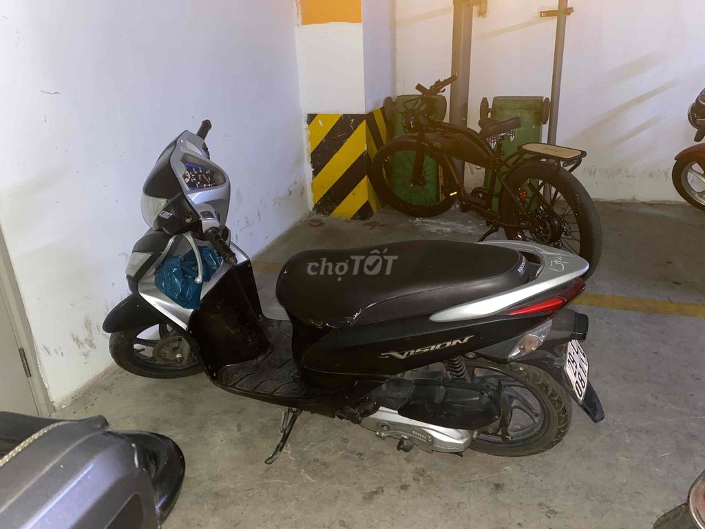 Cần bán Honda Vision đời đầu. Mua bán Xe máy tại Quận Hoàn Kiếm Hà Nội được đăng bởi Việt Hà Nguyễn hình 4