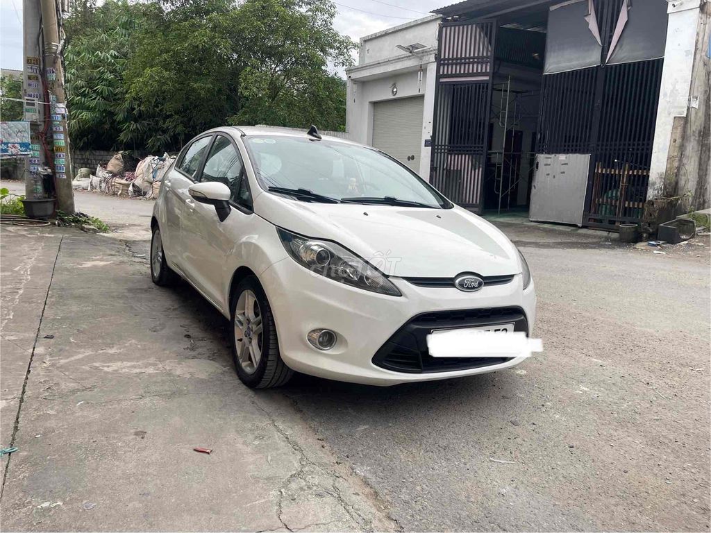 Ford Fiesta 2011 Tự động Trắng. Mua bán Ô tô tại Thành phố Thuận An Bình Dương được đăng bởi Vương hình 6