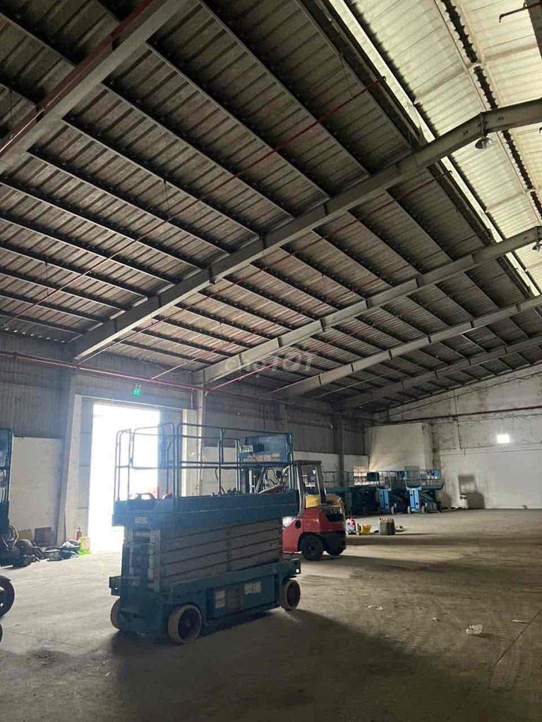 Cho thuê kho xưởng tiện sx hoặc làm kho 1000m/110tr pccc tự động, hiêm