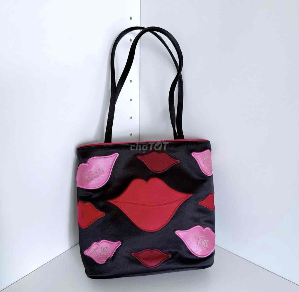 Túi tote Lulu Guinness Satin Nữ Vintage hàng auth. Mua bán Túi xách tại Quận Thanh Xuân Hà Nội được đăng bởi Hoàng Liên hình 1