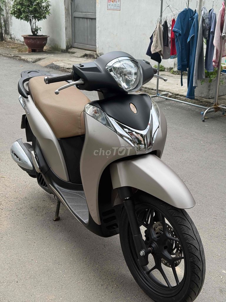 Honda SH Mode Đen đỏ. Mua bán Xe máy tại Quận Gò Vấp Tp Hồ Chí Minh được đăng bởi Waann em xe máyy hình 3