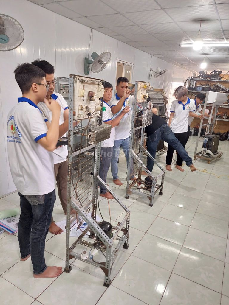 Dạy nghề điện lạnh thực hành 100%. Dịch vụ tại Thành phố Thuận An Bình Dương được đăng bởi c Hằng hình 1