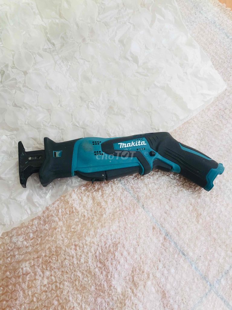Thân máy cưa kiếm makita 10.8v có than. Mua bán Đồ chuyên dụng, Giống nuôi trồng tại Quận 4 Tp Hồ Chí Minh được đăng bởi lê hải thần hình 1