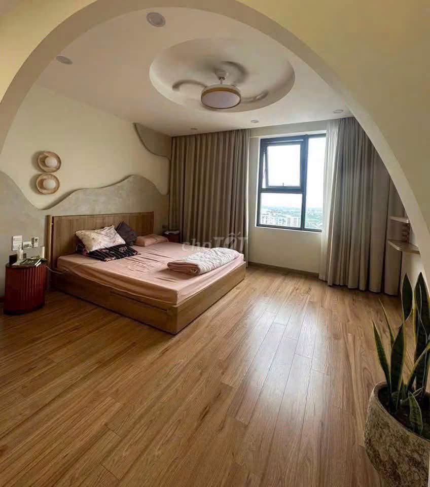 Продается 3-комнатная угловая квартира с видом на озеро Feliz Homes