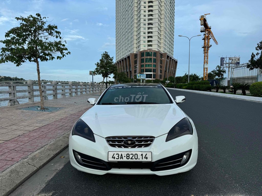 Hyundai Genesis 2009 - 100000 km