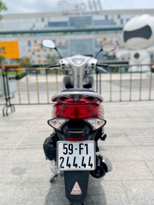 Honda vision 110cc Fi đk2013 BSTP tứ quý 4444 zin. Mua bán Xe máy tại Quận Gò Vấp Tp Hồ Chí Minh được đăng bởi Cầm đồ Thanh Nhật