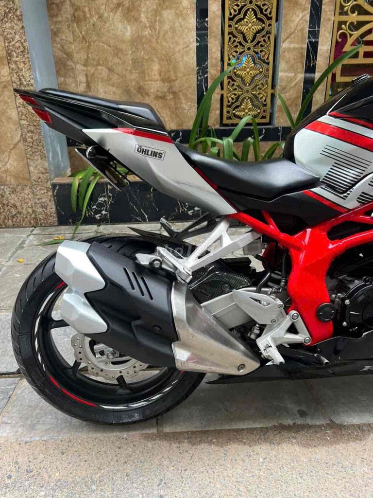 Honda CBR 250RR biển số 29 rất mới leng keng pkl. Mua bán Xe máy tại Quận Cầu Giấy Hà Nội được đăng bởi Tong motor xe may hình 7