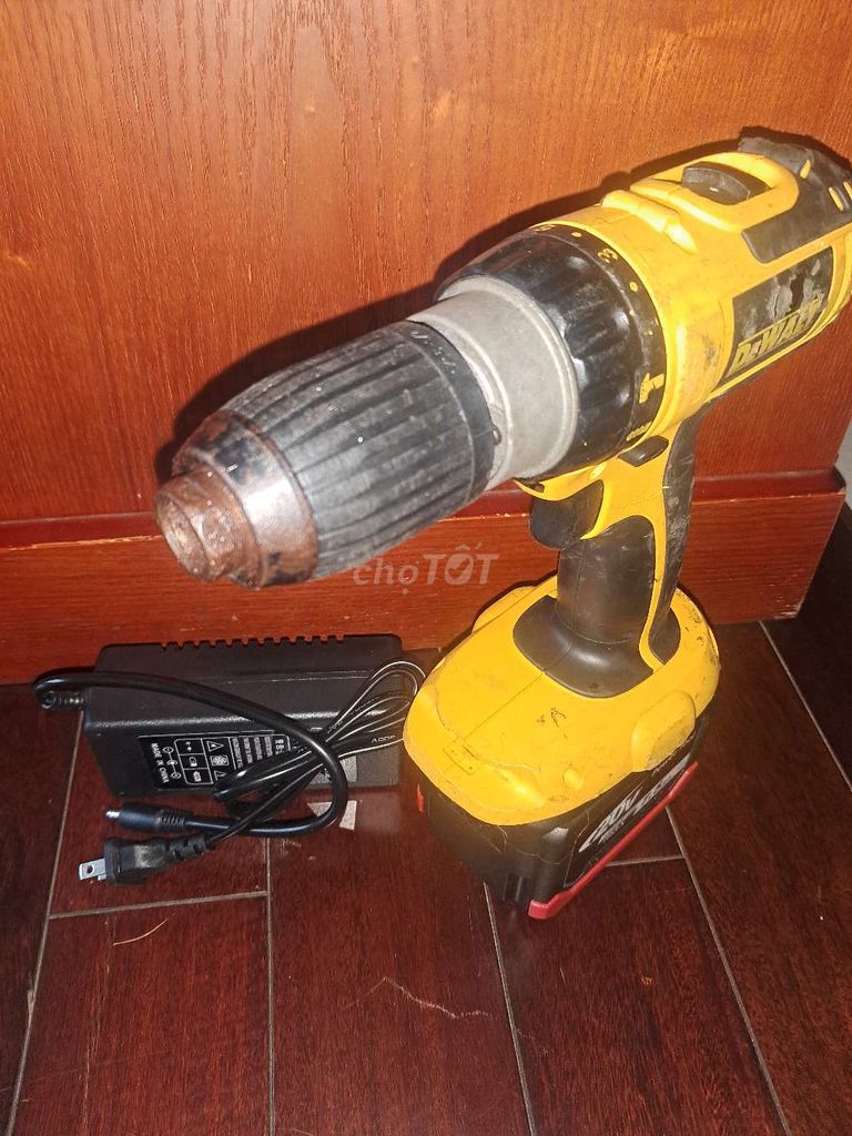 MÁY KHOAN VẶN VÍT Dewalt Mỹ đầu 13ly rút lõi ok