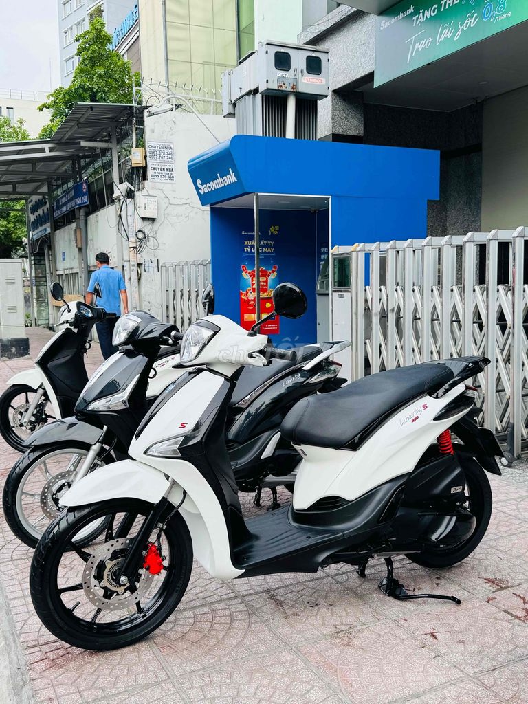 Lyberty S Iget Abs 2021 trắng đen sporty bs tphcm. Mua bán Xe máy tại Quận Phú Nhuận Tp Hồ Chí Minh được đăng bởi VESPA Piaggio Quốc Vương  hình 3