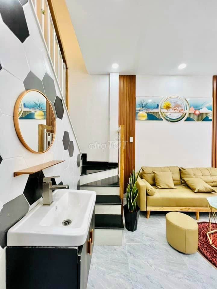HÀNG HIẾM ĐỐI DIỆN BV NGUYỄN TUÂN NGUYỄN THÁI SƠN 36M HẺM 5M SHR