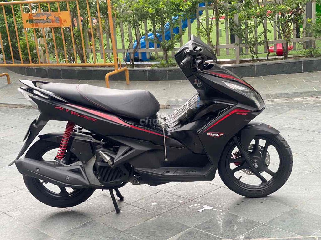 xe Airblade 125 chính chủ bán. Mua bán Xe máy tại Quận Nam Từ Liêm Hà Nội được đăng bởi Minh Tiến hình 3