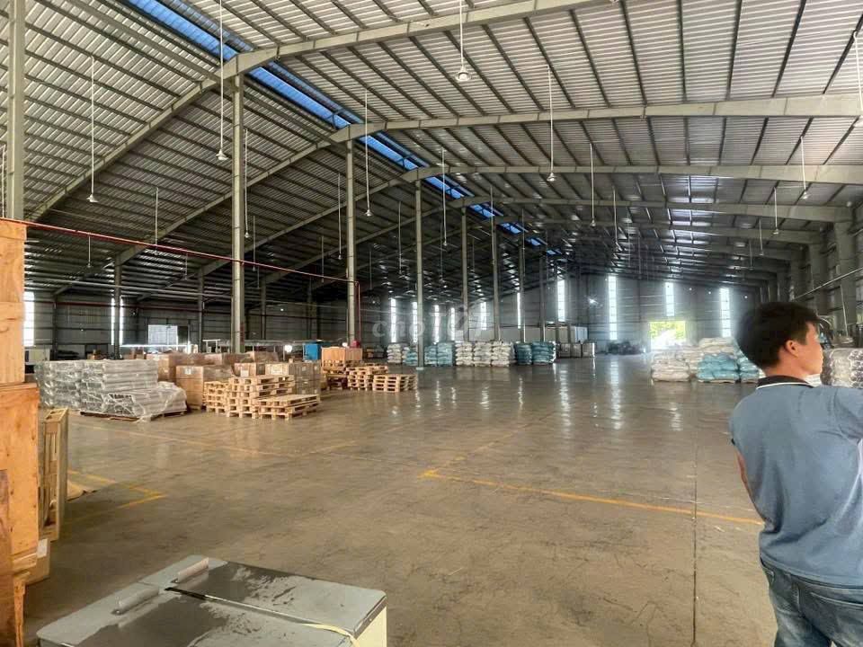 Cho thuê xưởng Quốc Lộ 1A, Bình Tân,diện tích:1.270m2,sân trước: 600m2