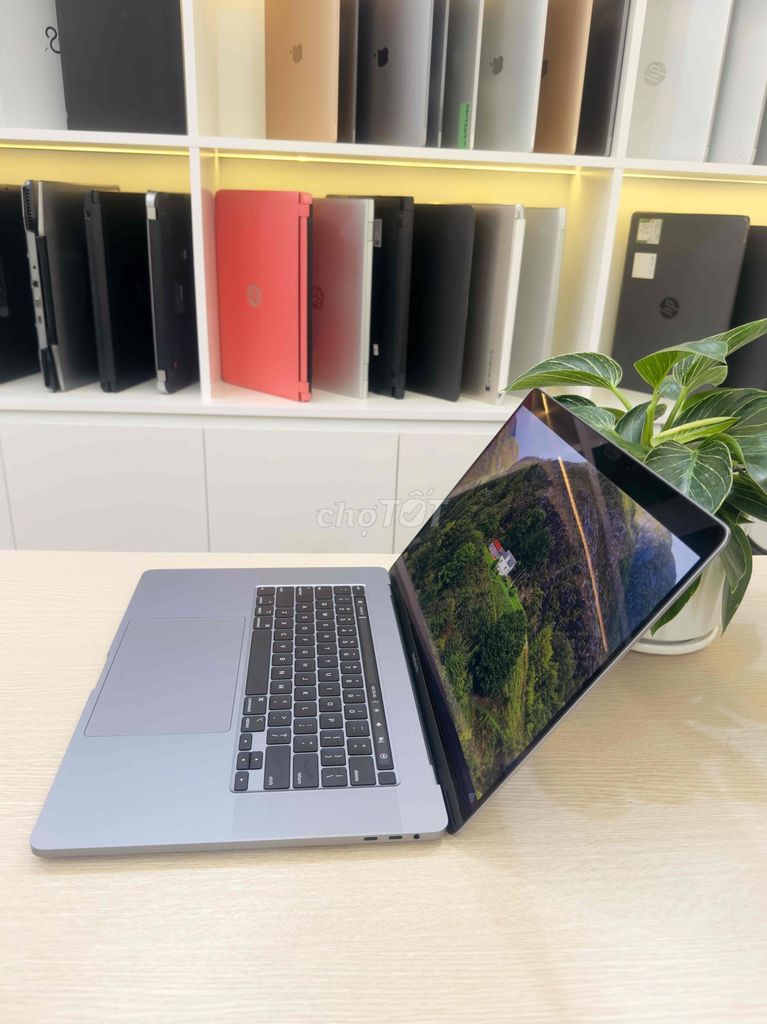 Macbook Pro 2019 i7/ram16gb/ssd512gb - khủng, đẹp. Mua bán Laptop tại Quận Hai Bà Trưng Hà Nội được đăng bởi Akiba shop hình 3