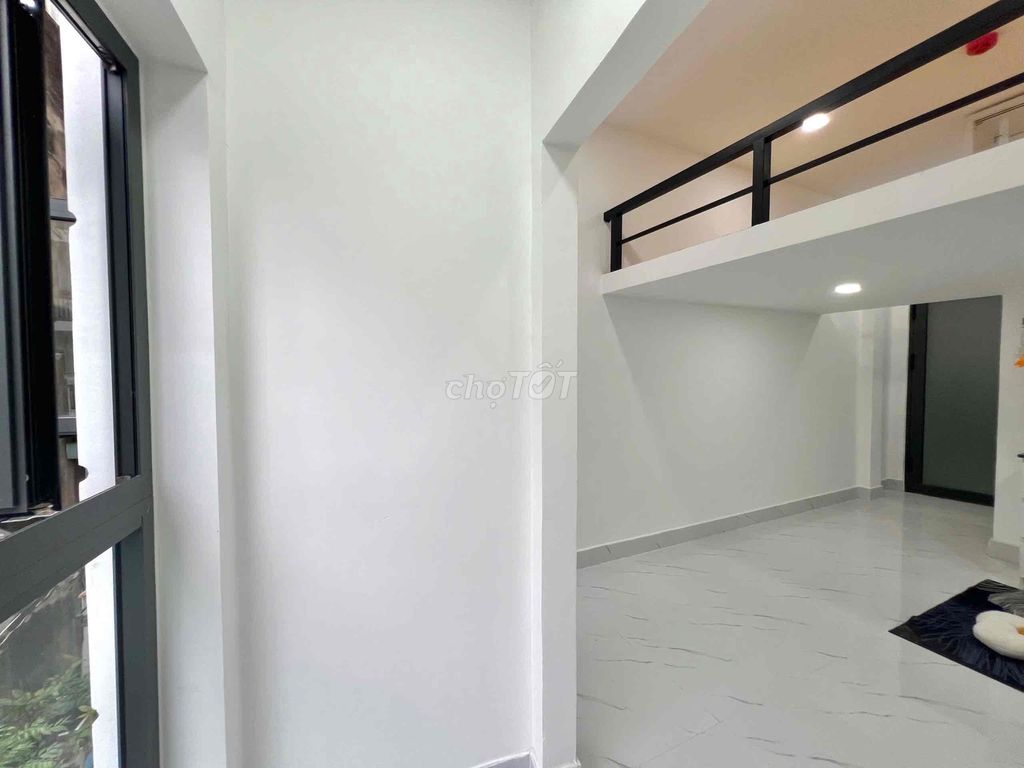 Duplex Ban Công, Cửa Sổ Trời_ Full Nội Thất_ Ngay Lạc Long Quân