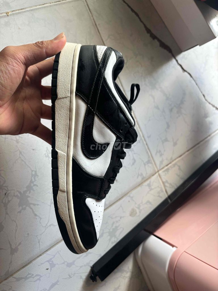 Giày thể thao Nike Dunk Low Đen trắng size 42. Mua bán Giày dép tại Quận Cái Răng Cần Thơ được đăng bởi 19792hand hình 1