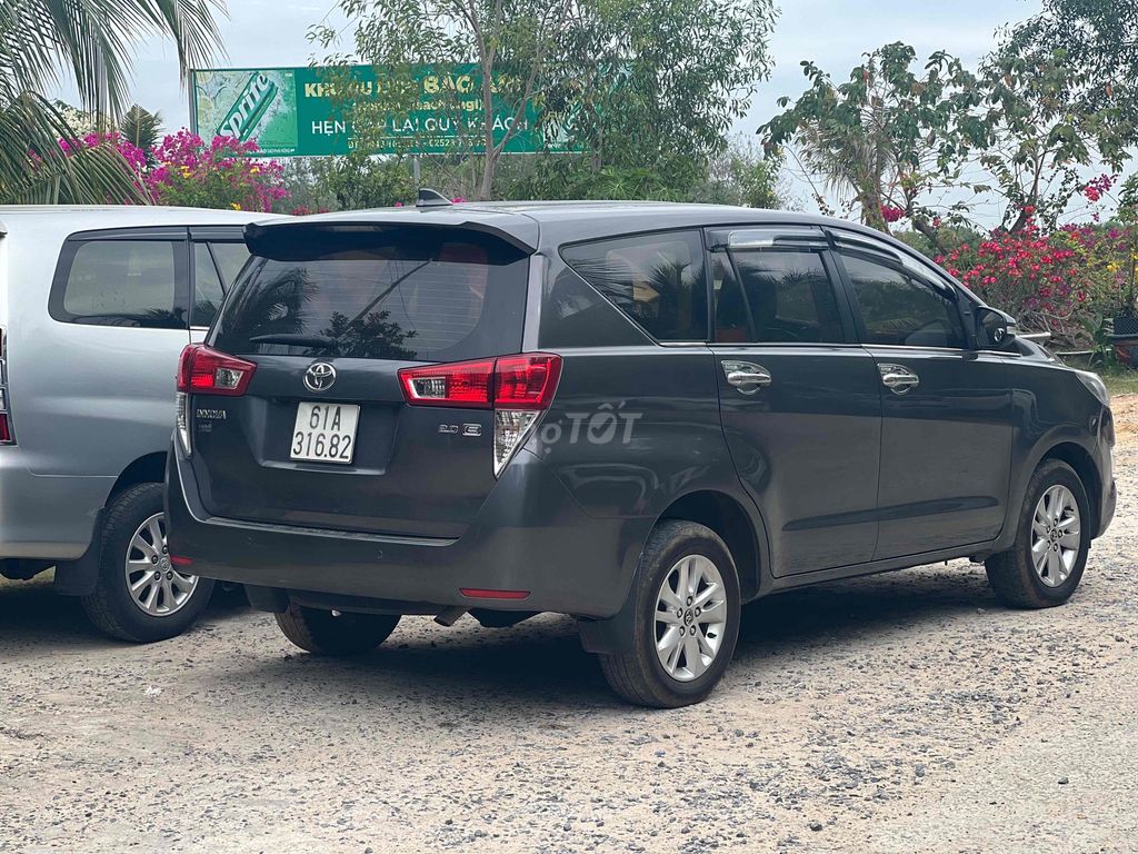 Toyota Innova 2016 2.0E - 89055 km