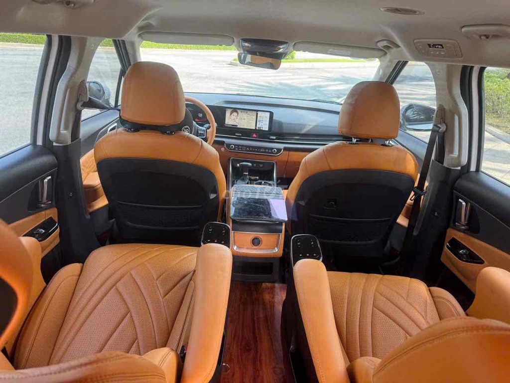 Kia Carnival Luxury 2025 белый 16000 км