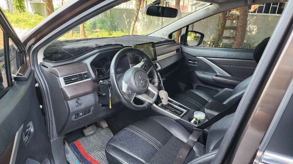 Mitsubishi Xpander, 7 мест, автомат, коричневый