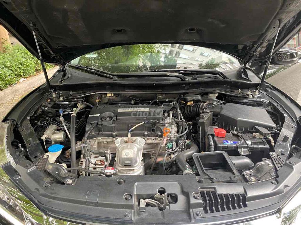 Honda Accord 2018 2.4 AT - còn zin nguyên bản