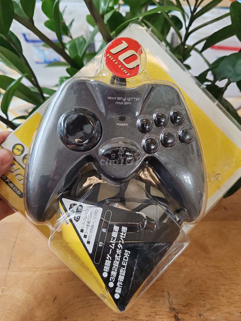 Tay cầm chơi game Easy Grip JY-P56UG Xám. Mua bán Thiết bị chơi game tại Quận 7 Tp Hồ Chí Minh được đăng bởi Vy Vy hình 1