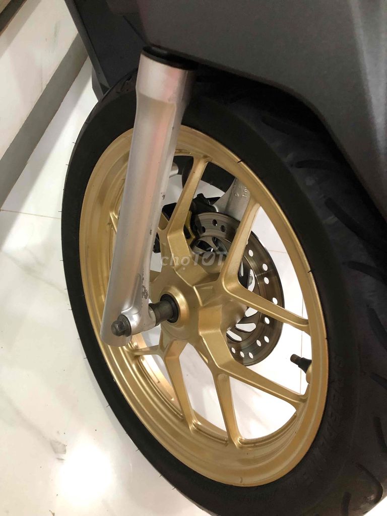 Honda Click Thái 2017 Đỏ Đen Mâm Vàng. Mua bán Xe máy tại Quận 12 Tp Hồ Chí Minh được đăng bởi Huỳnh Tuấn Anh hình 3