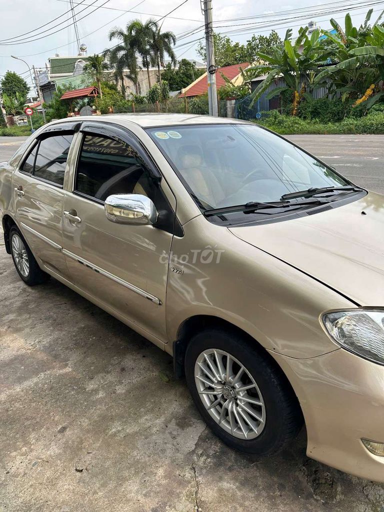 Toyota Vios 2005 số sàn màu vàng cát. Mua bán Ô tô tại Thị xã Bến Cát Bình Dương được đăng bởi lâm hiền  hình 2