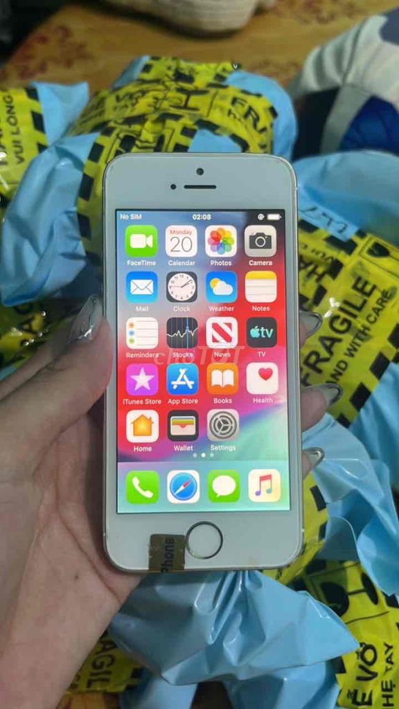 Apple iPhone 5s 16GB Vàng. Mua bán Điện thoại tại Thành phố Cao Lãnh Đồng Tháp được đăng bởi Thanh Thảo hình 1