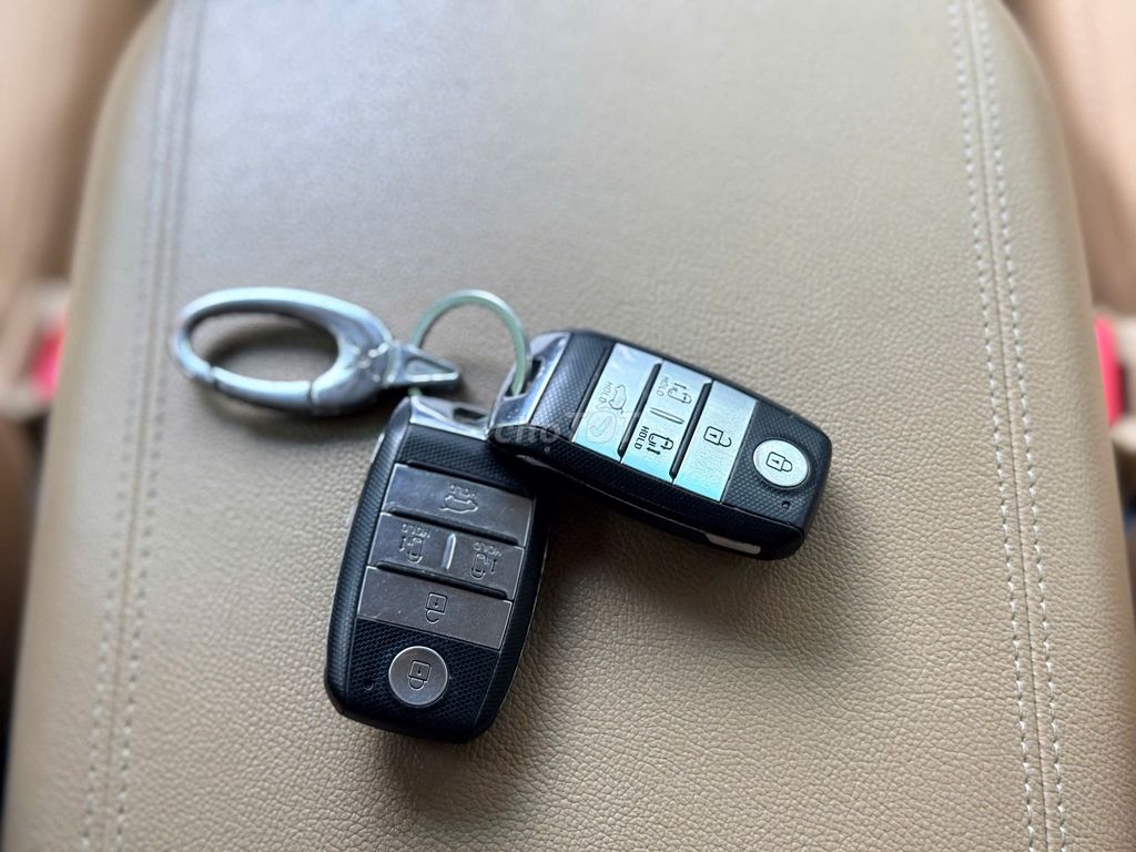 Kia Sedona 2019 Full dầu Trắng 90.000 km. Mua bán Ô tô tại Thành phố Biên Hòa Đồng Nai được đăng bởi Hoàng Thế Huân hình 9