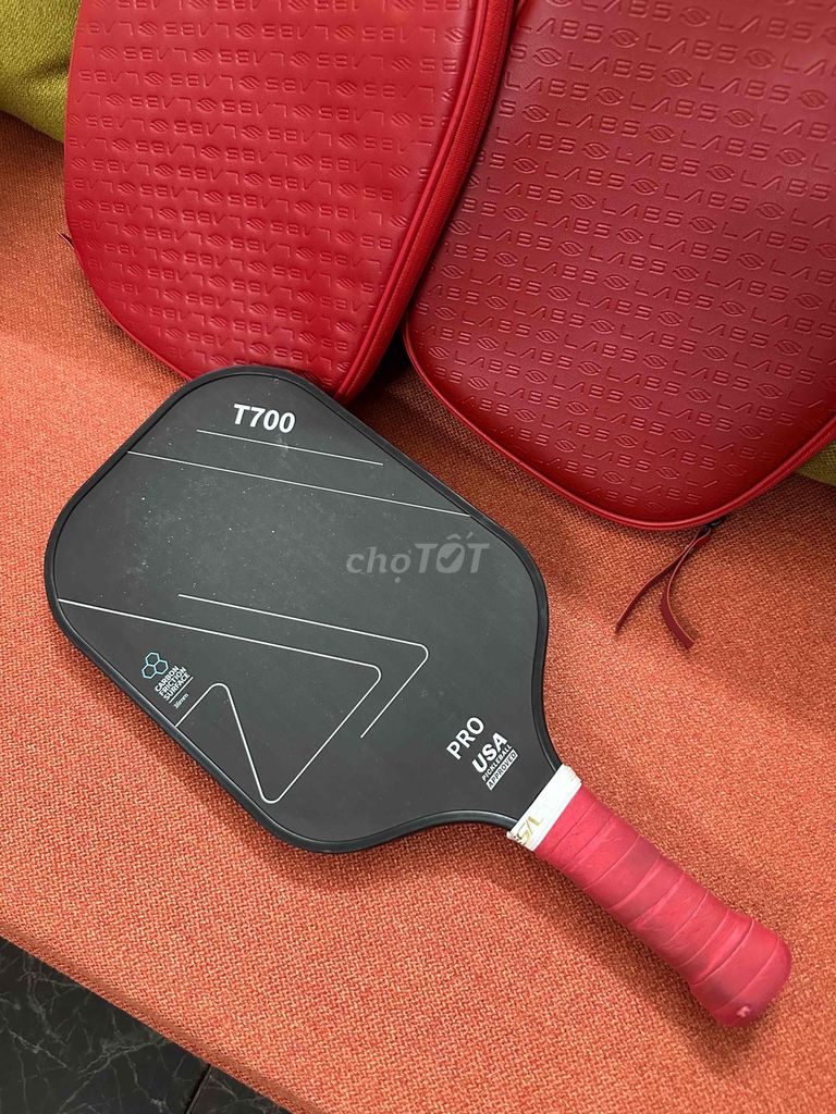 Vợt Pickleball T700 Carbon Đen, Đỏ. Mua bán Đồ thể thao, Dã ngoại tại Quận Sơn Trà Đà Nẵng được đăng bởi Anh Tuấn hình 1