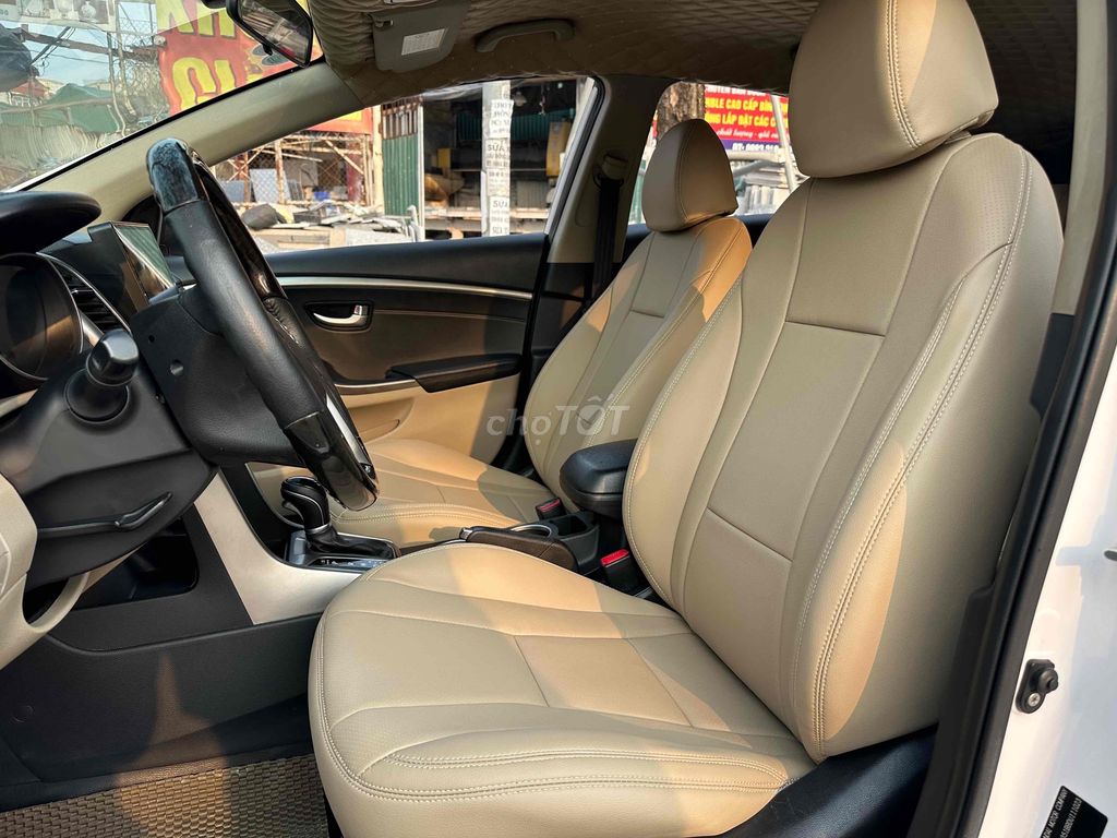 Hyundai i30 2013 1.6AT Trắng Nhập Khẩu 1 Chủ. Mua bán Ô tô tại Quận Cầu Giấy Hà Nội được đăng bởi Vũ Kiên hình 13