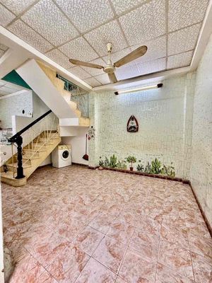 Nhà phố 32 m² · 2 PN · Đường Tân Sơn Nhì