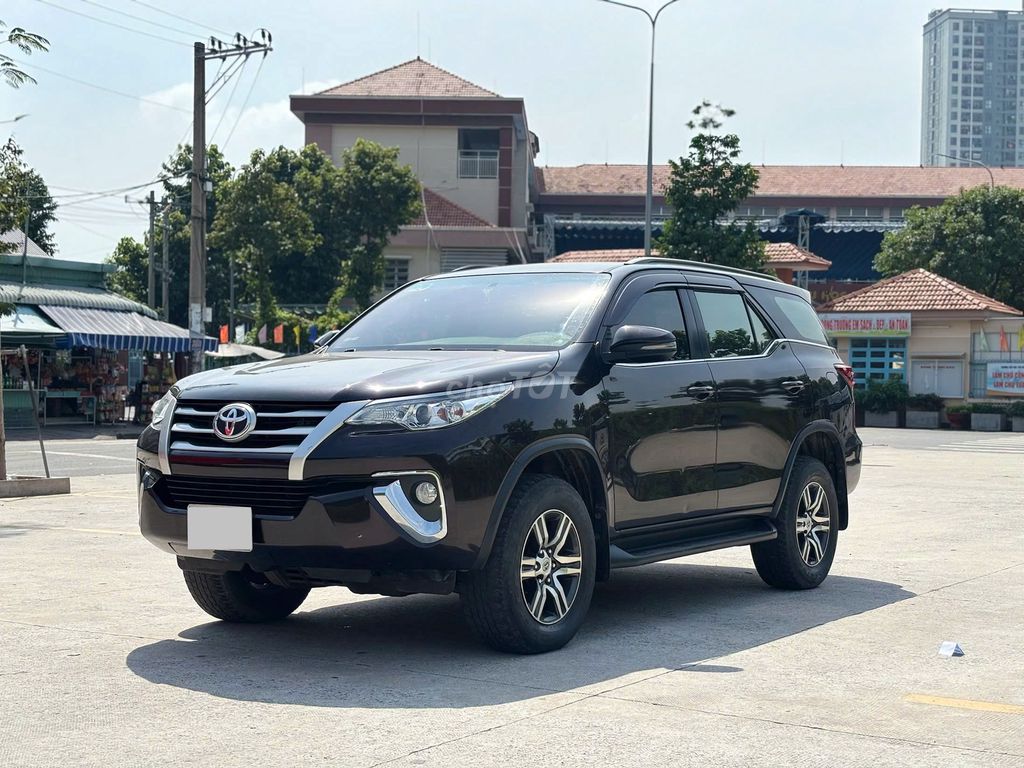 Toyota Fortuner 2018 MT màu nâu 130000 km -689tr. Mua bán Ô tô tại Thành phố Dĩ An Bình Dương được đăng bởi Siêu Thị Ô Tô Bình Dương  hình 4