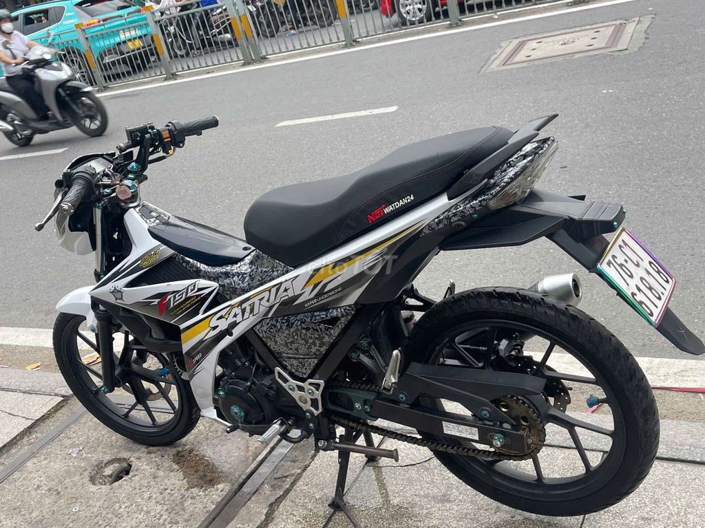 Suzuki Satria 2020 mới 90% biển số 76 chính chủ. Mua bán Xe máy tại Quận Tân Phú Tp Hồ Chí Minh được đăng bởi Tuanduy hình 3