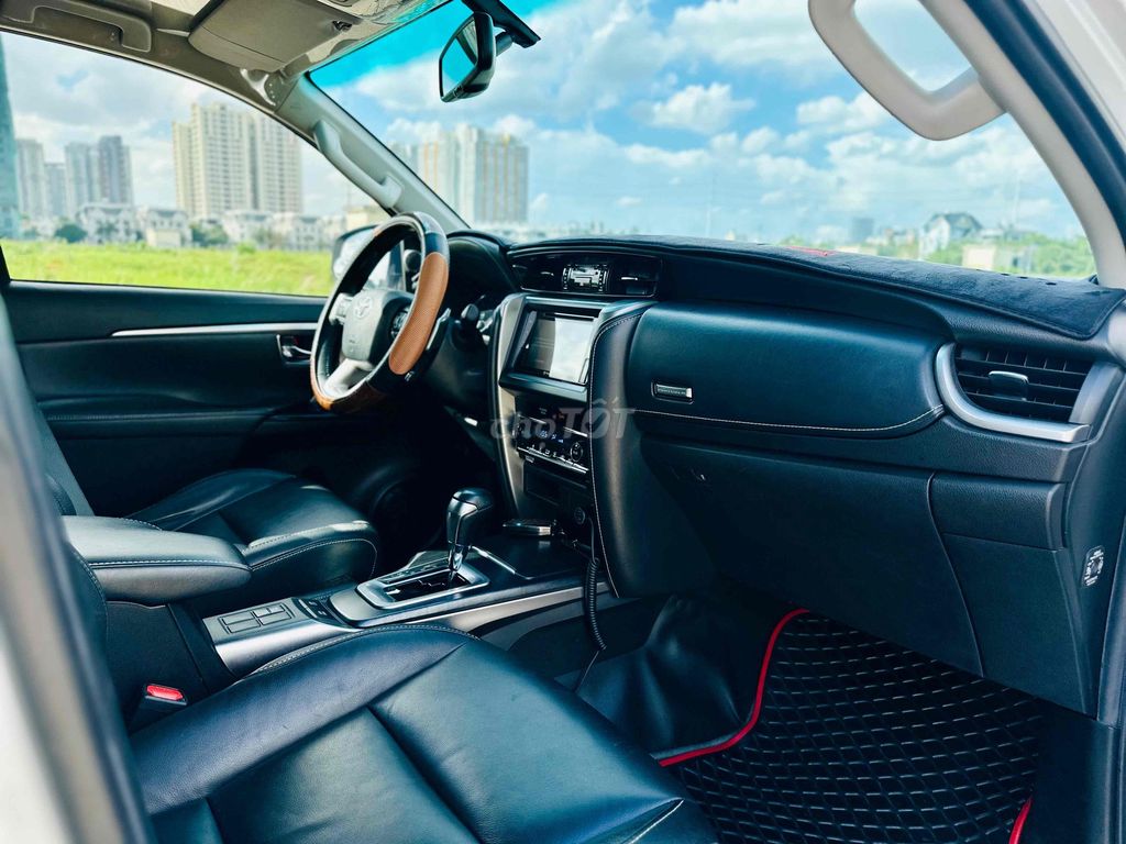 Toyota Fortuner 2022 2.4L 4x2 AT - 72000 km. Mua bán Ô tô tại Quận 5 Tp Hồ Chí Minh được đăng bởi Phạm Tân Tiến  hình 10