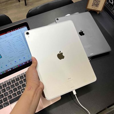 iPad Pro 2018 12.9in 64GB 4G Pin 100 IOS 12.3.1
