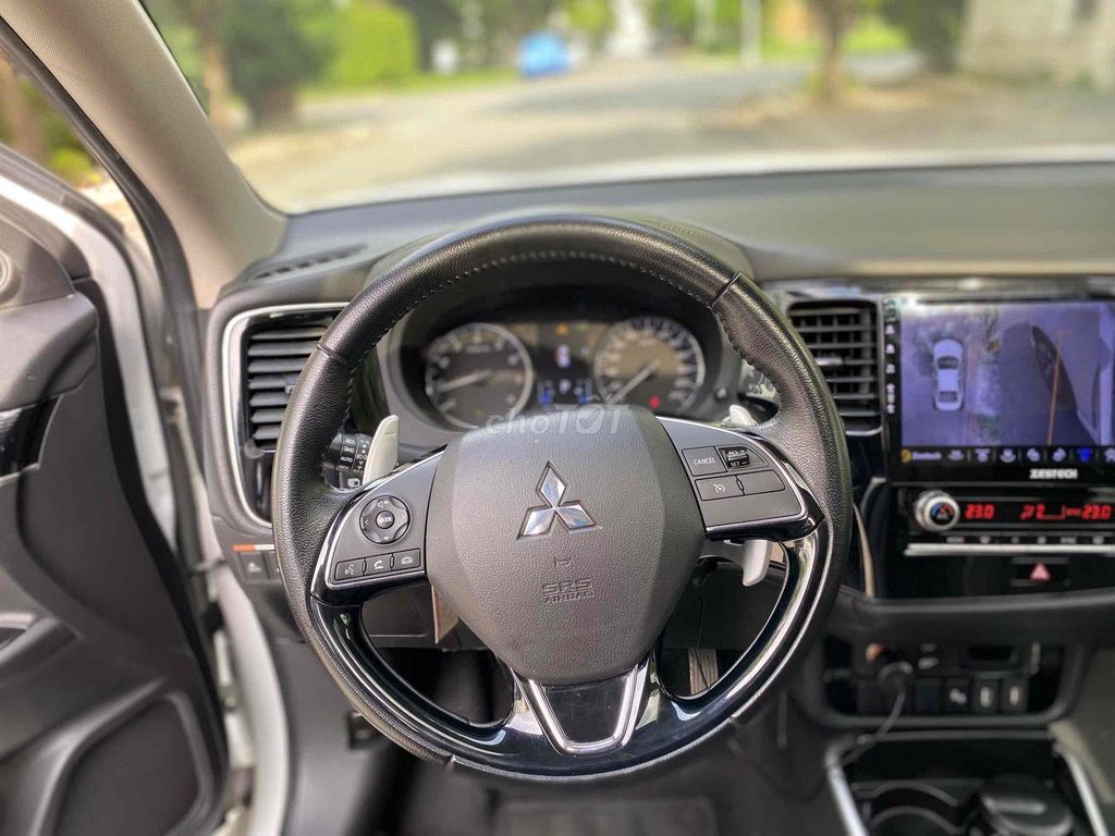 Mitsubishi Outlander 2022 Premium - 26000km. Mua bán Ô tô tại Quận 7 Tp Hồ Chí Minh được đăng bởi Phương Tùng hình 7
