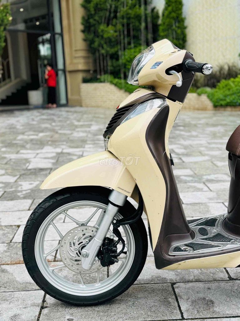 Honda Sh модель 125fi 2016 Золотая машина для окрашивания кремом цинк 100%