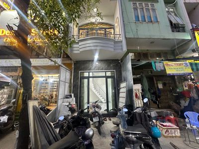 Townhouse 35 m² · 2 bed · Đường Hoàng Hoa Thám