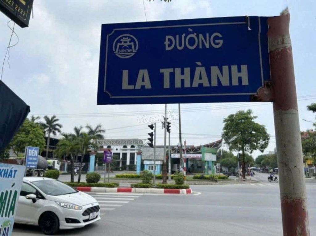 BÁN ĐẤT MẶT ĐƯỜNG LA THÀNH, SƠN TÂY, HÀ NỘI, DT 1720M GIÁ 88 TỶ