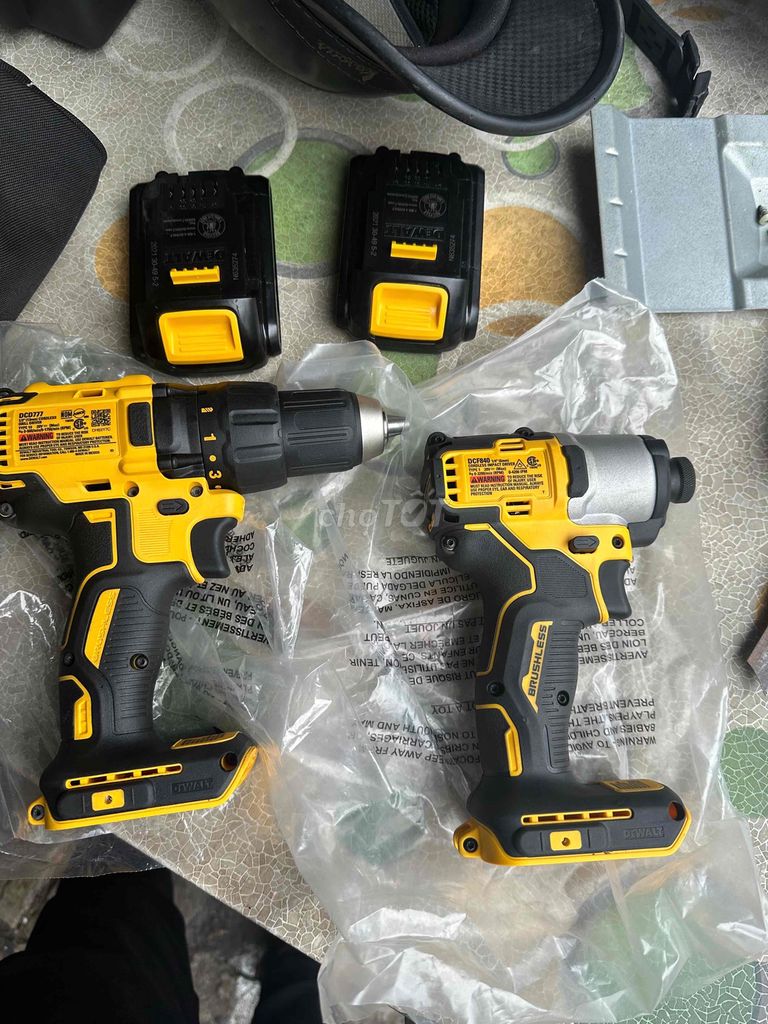 Bộ máy khoan + bắn vít dewalt chính hãng. Mua bán Đồ chuyên dụng, Giống nuôi trồng tại Quận Hải Châu Đà Nẵng được đăng bởi dương hình 1