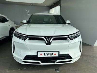 VF9 Đỉnh Cao SUV Điện – Sẵn Xe Ngay