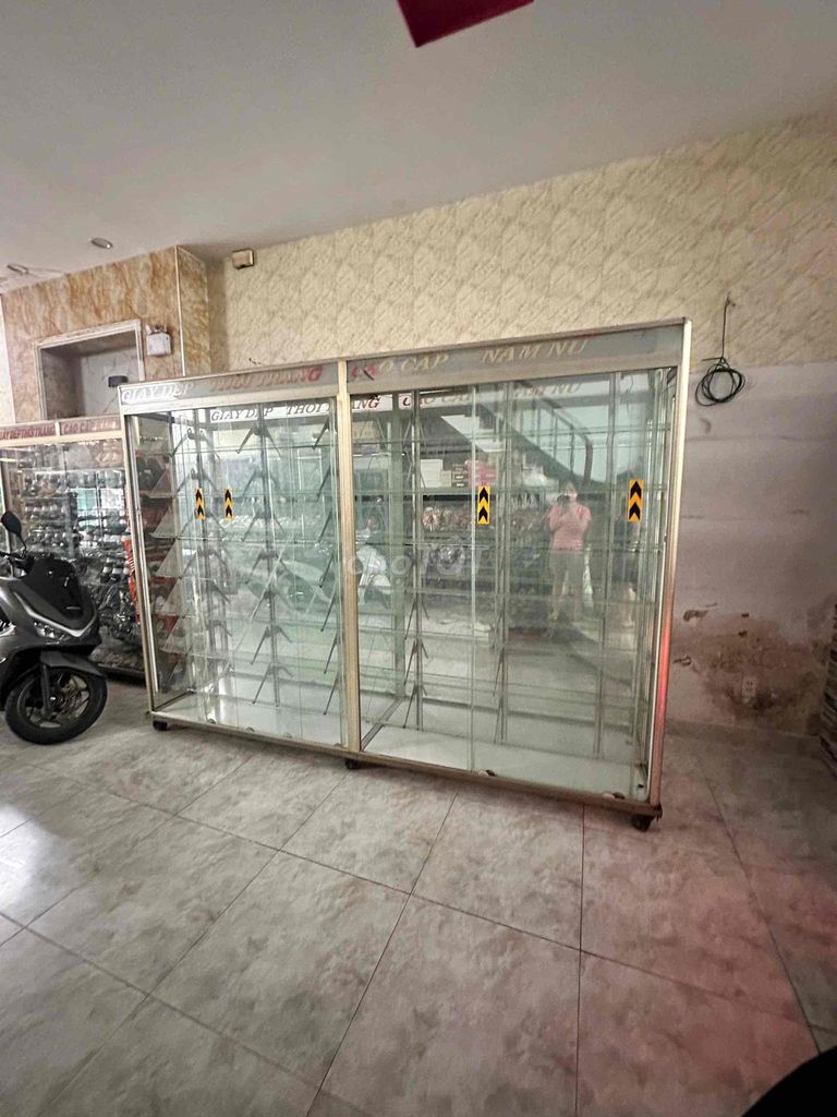Tủ giày dép Kính Kim loại 3m 2m5. Mua bán Tủ, kệ gia đình tại Quận Bình Tân Tp Hồ Chí Minh được đăng bởi Minh hình 1