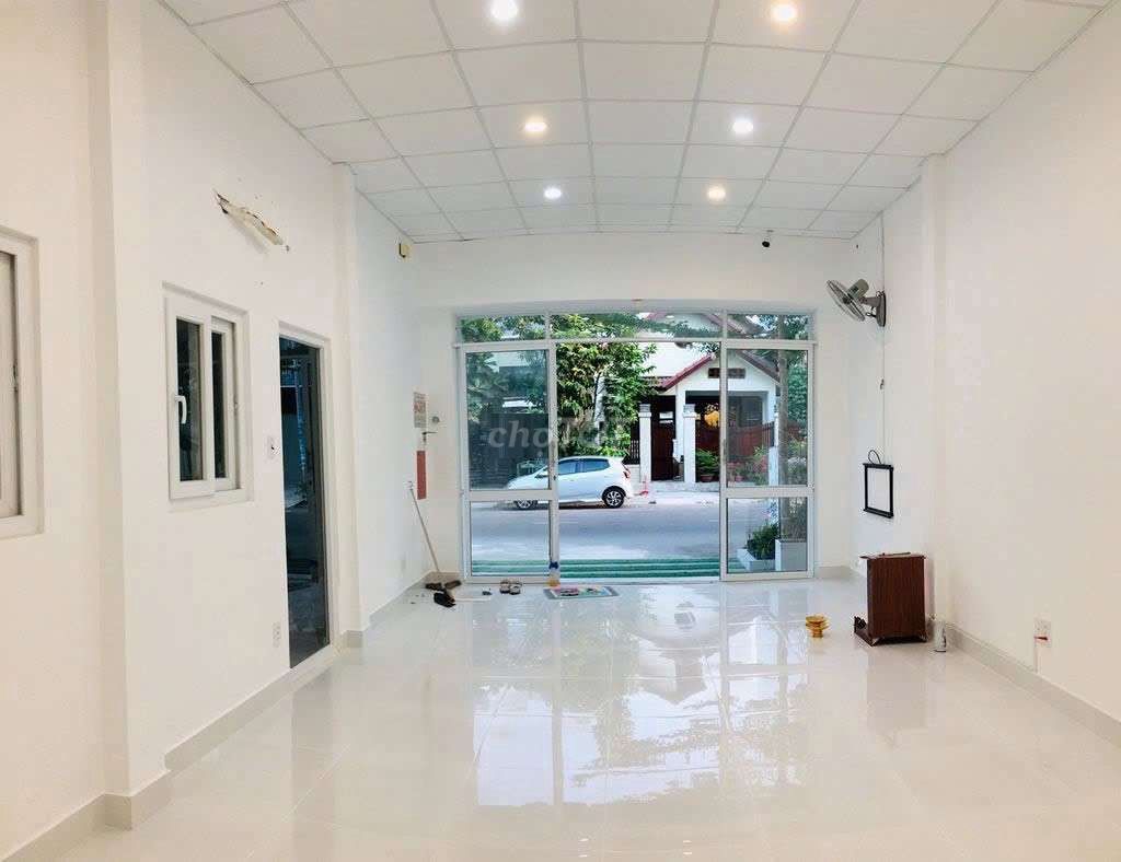Аренда · 2 комн. · 90 м² · Quận 7, ул. Đường Phạm Hữu Lầu