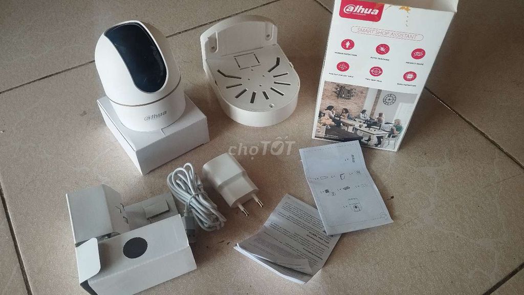 Camera tặng đế treo. Mua bán Máy ảnh, Máy quay tại Quận Tân Bình Tp Hồ Chí Minh được đăng bởi Tuấn Anh hình 1