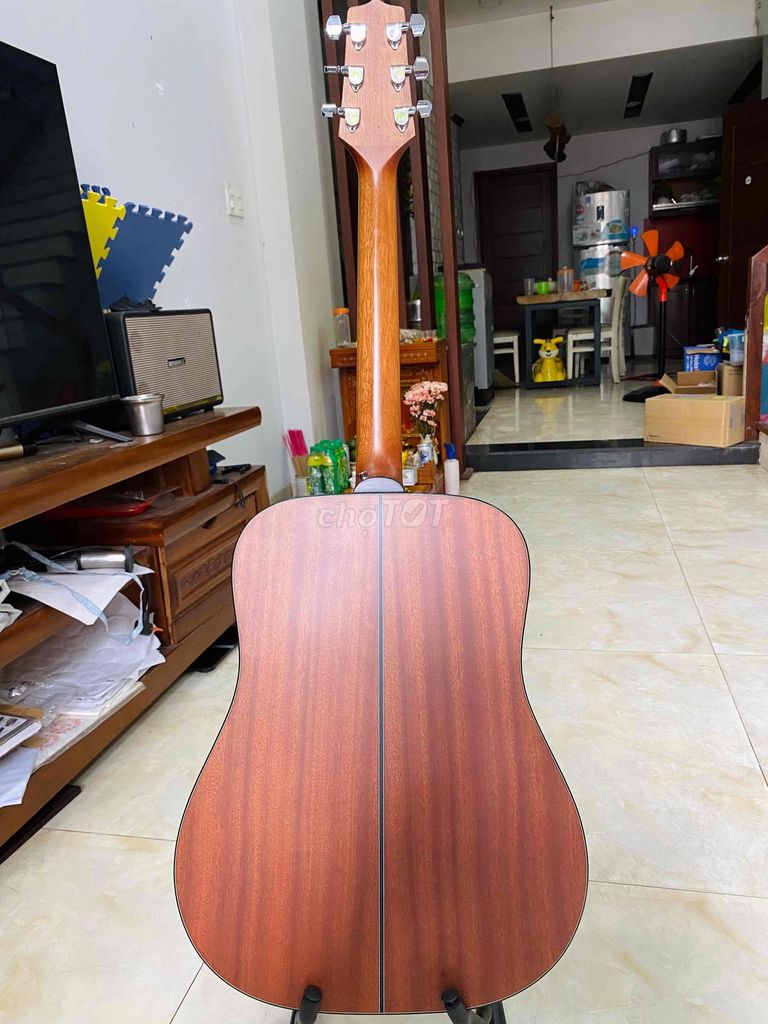 Thanh lý acoustic của Nhật Takamine