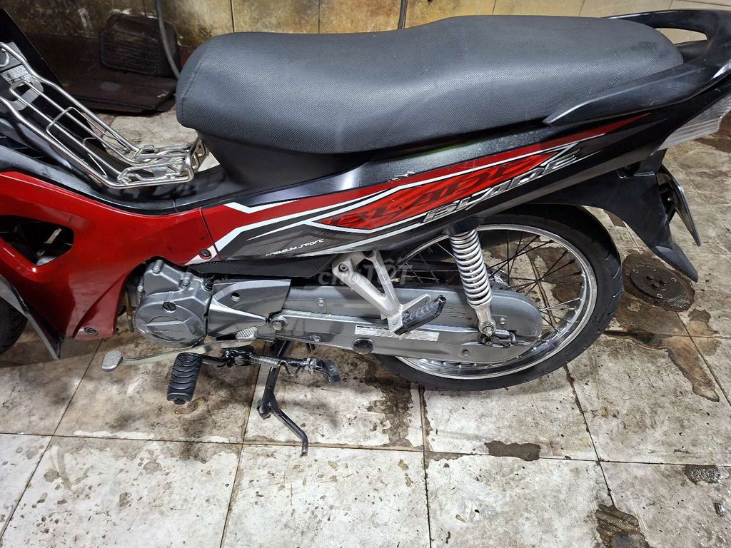 Honda Wave Blade 2018 красно-черный